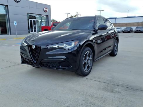 New 2025 Alfa Romeo Stelvio Sprint w/ Convenience Package image 2