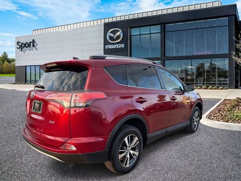 Used 2018 Toyota RAV4 XLE image 3