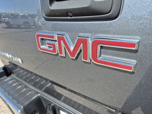 Used 2019 GMC Canyon SLE w/ Driver Alert Package image 21