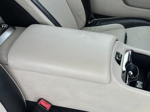 Used 2016 Rolls-Royce Wraith RWD image 33