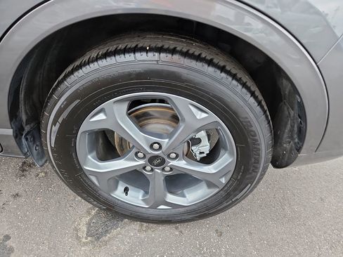 Used 2024 Ford Escape ST-Line w/ Cold Weather Package image 30