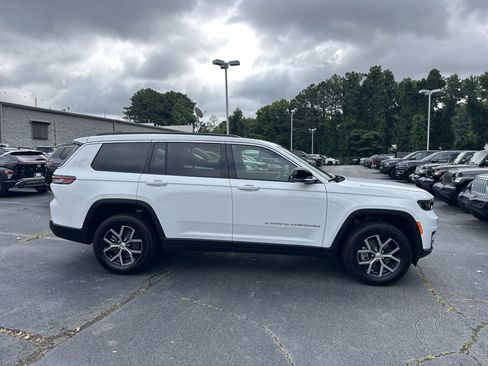 Used 2025 Jeep Grand Cherokee L Limited AWD/4WD image 10