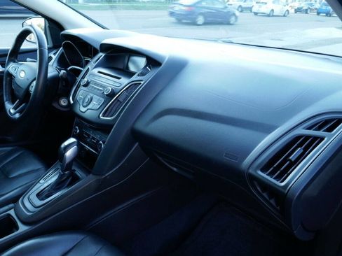 Used 2016 Ford Focus SE w/ Equipment Group 201A image 18
