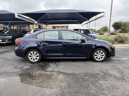Used 2024 Toyota Corolla LE image 8