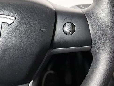 Used 2021 Tesla Model Y Long Range AWD/4WD image 10