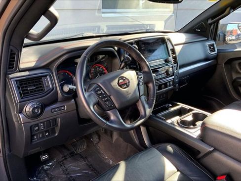 Used 2021 Nissan Titan PRO-4X w/ Pro-4x Convenience Package AWD/4WD image 14