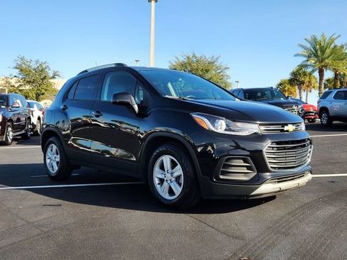 Used 2021 Chevrolet Trax LT w/ LT Convenience Package image 7