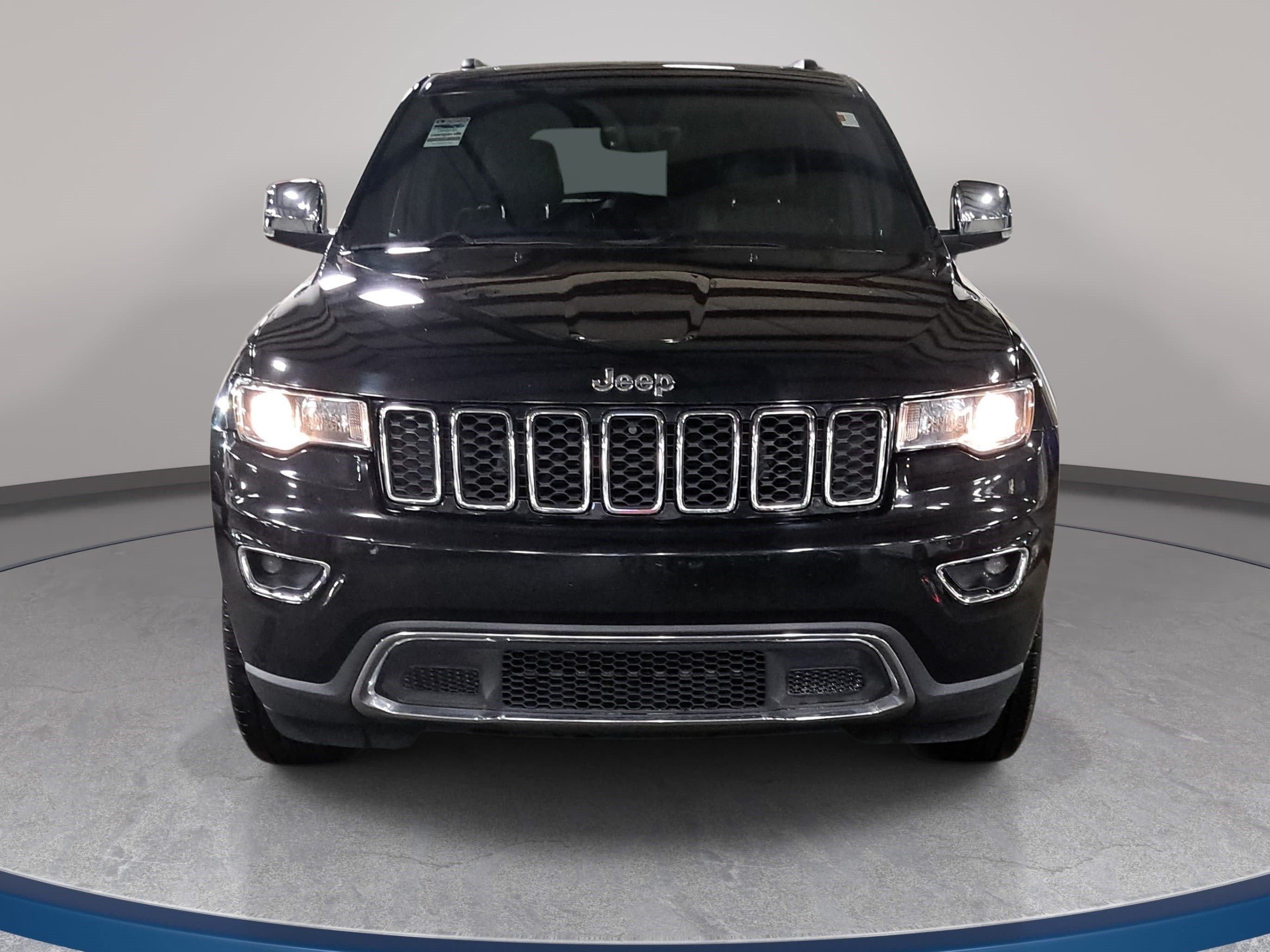 Used 2017 Jeep Grand Cherokee Limited RWD image 2