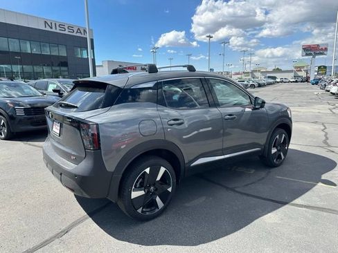New 2026 Nissan Kicks SR w/ Cold Weather Package FWD image 11