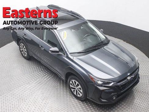 Used 2023 Subaru Outback Premium AWD/4WD image 3