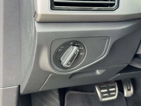 Used 2019 Volkswagen Atlas SEL R-Line AWD/4WD image 28