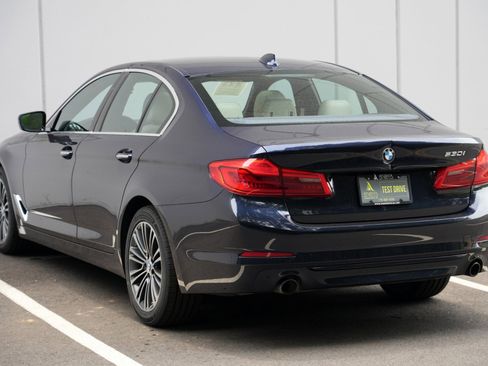 Used 2017 BMW 530i RWD image 48