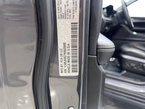 Used 2024 Jeep Grand Cherokee L Limited w/ Luxury Tech Group II image 98