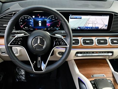 Used 2024 Mercedes-Benz GLE 450 4MATIC image 47