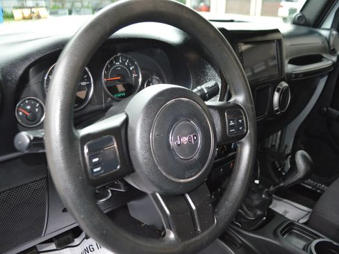 Used 2013 Jeep Wrangler Sport AWD/4WD image 17