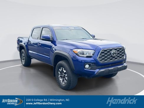 Used 2022 Toyota Tacoma TRD Off-Road w/ Black Out Package (TMS) AWD/4WD image 1