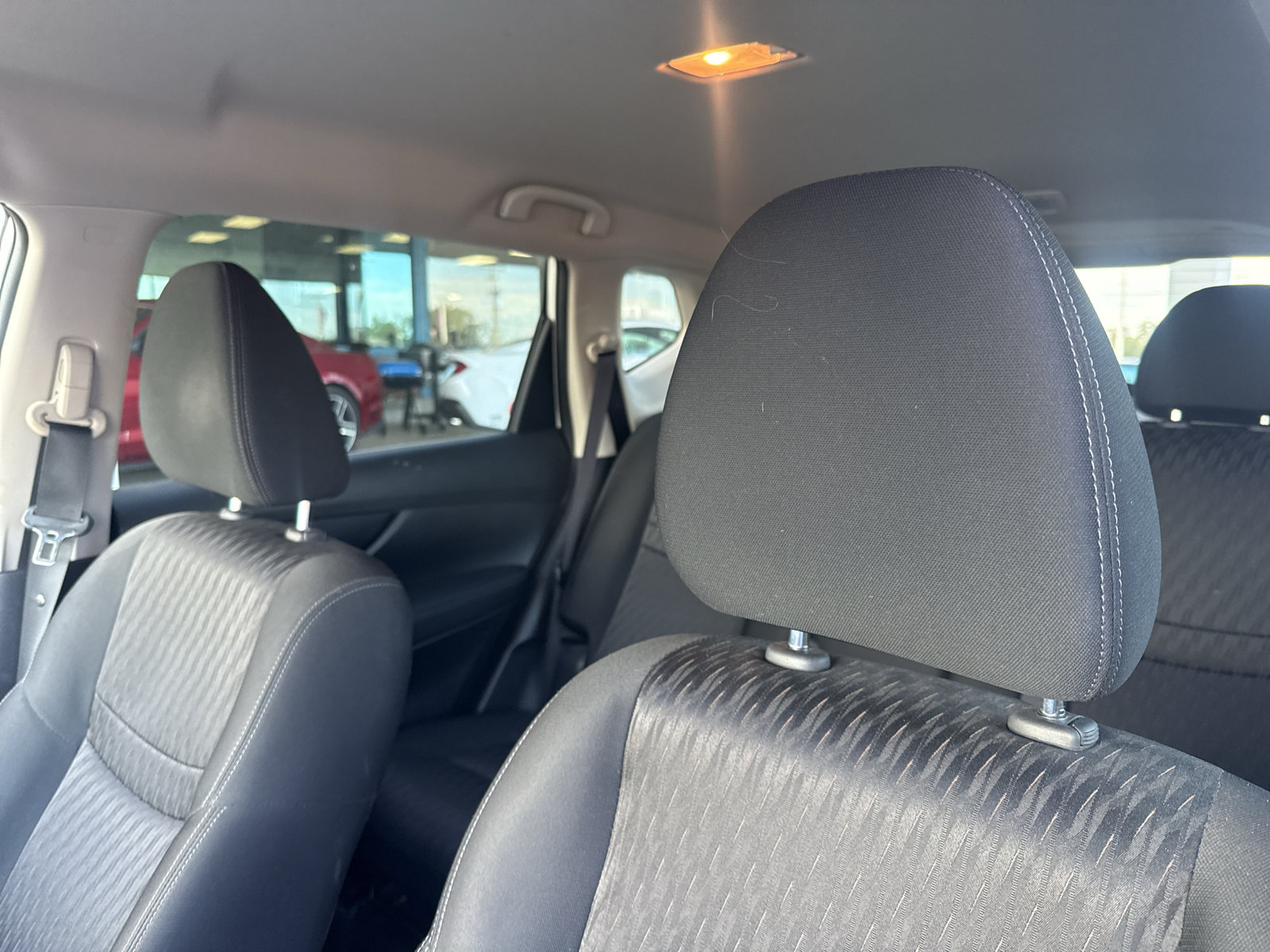 Used 2017 Nissan Rogue SV AWD/4WD image 12