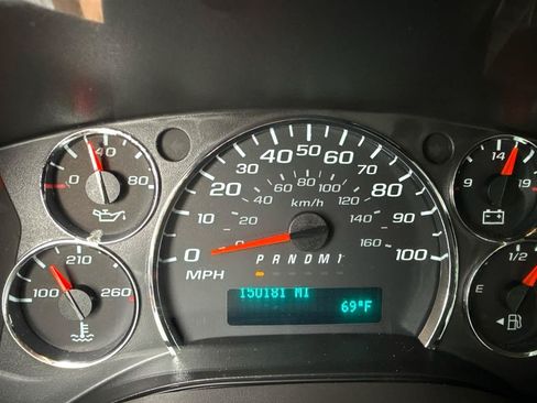 Used 2019 Chevrolet Express 3500 w/ Power Convenience Package RWD image 15