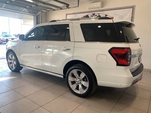 Used 2024 Ford Expedition Platinum image 2