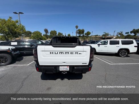 Used 2025 GMC Hummer EV 2X AWD/4WD image 4