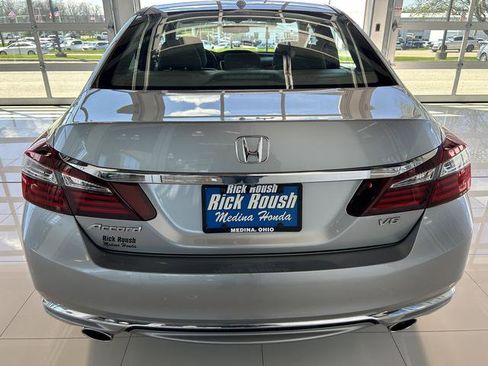 Used 2017 Honda Accord EX-L image 9