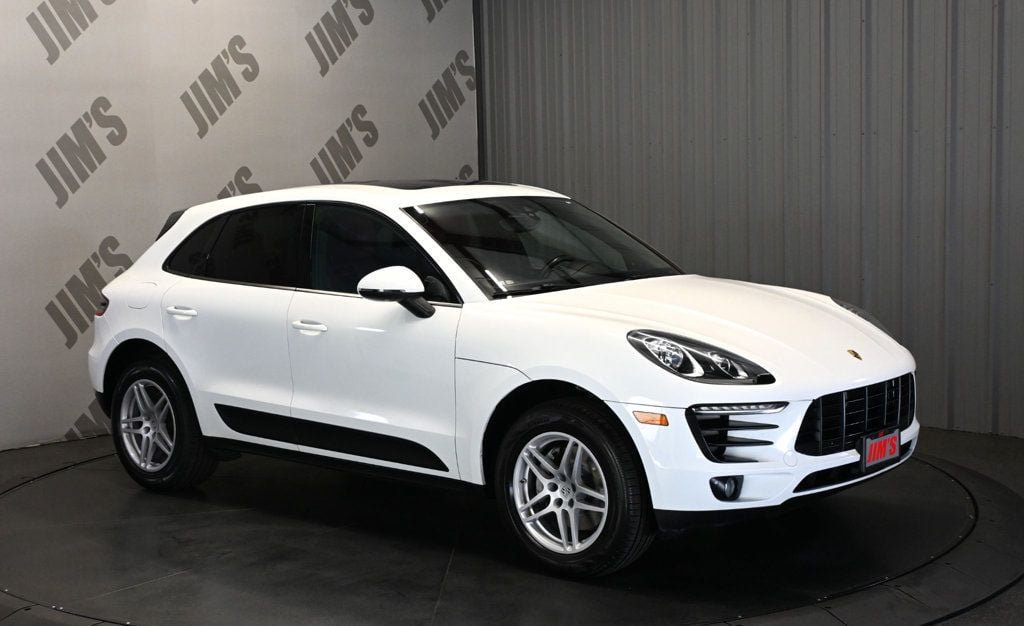 Used 2018 Porsche Macan AWD/4WD image 3