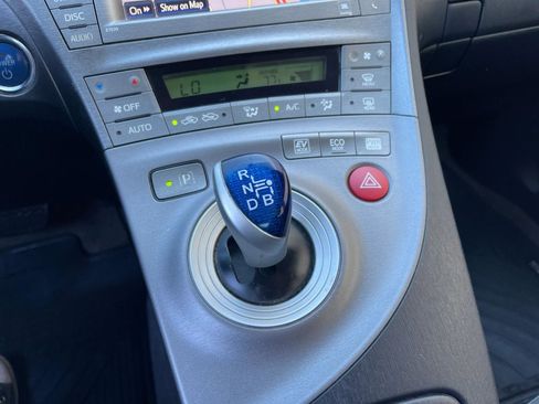 Used 2015 Toyota Prius Five w/ Advanced Technology Package image 26