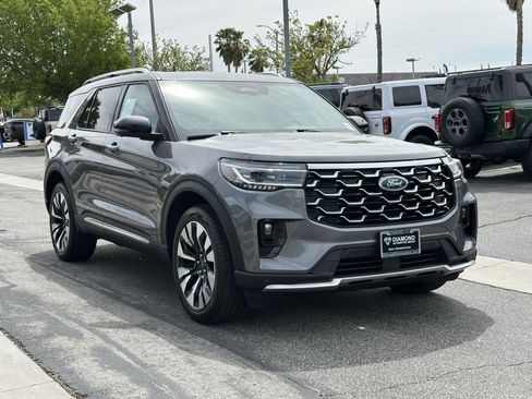 Used 2025 Ford Explorer Platinum w/ LUX Leather Package image 10