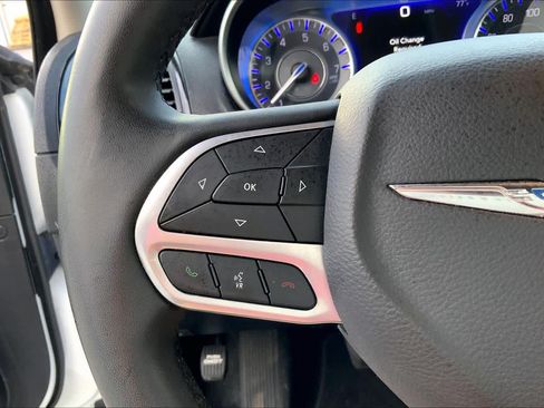 Used 2023 Chrysler 300 Touring L AWD/4WD image 23