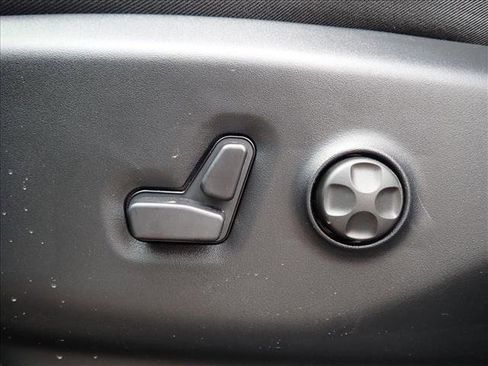 New 2025 Chrysler Pacifica Select image 14