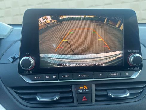 Used 2022 Nissan Altima 2.5 SV FWD image 25