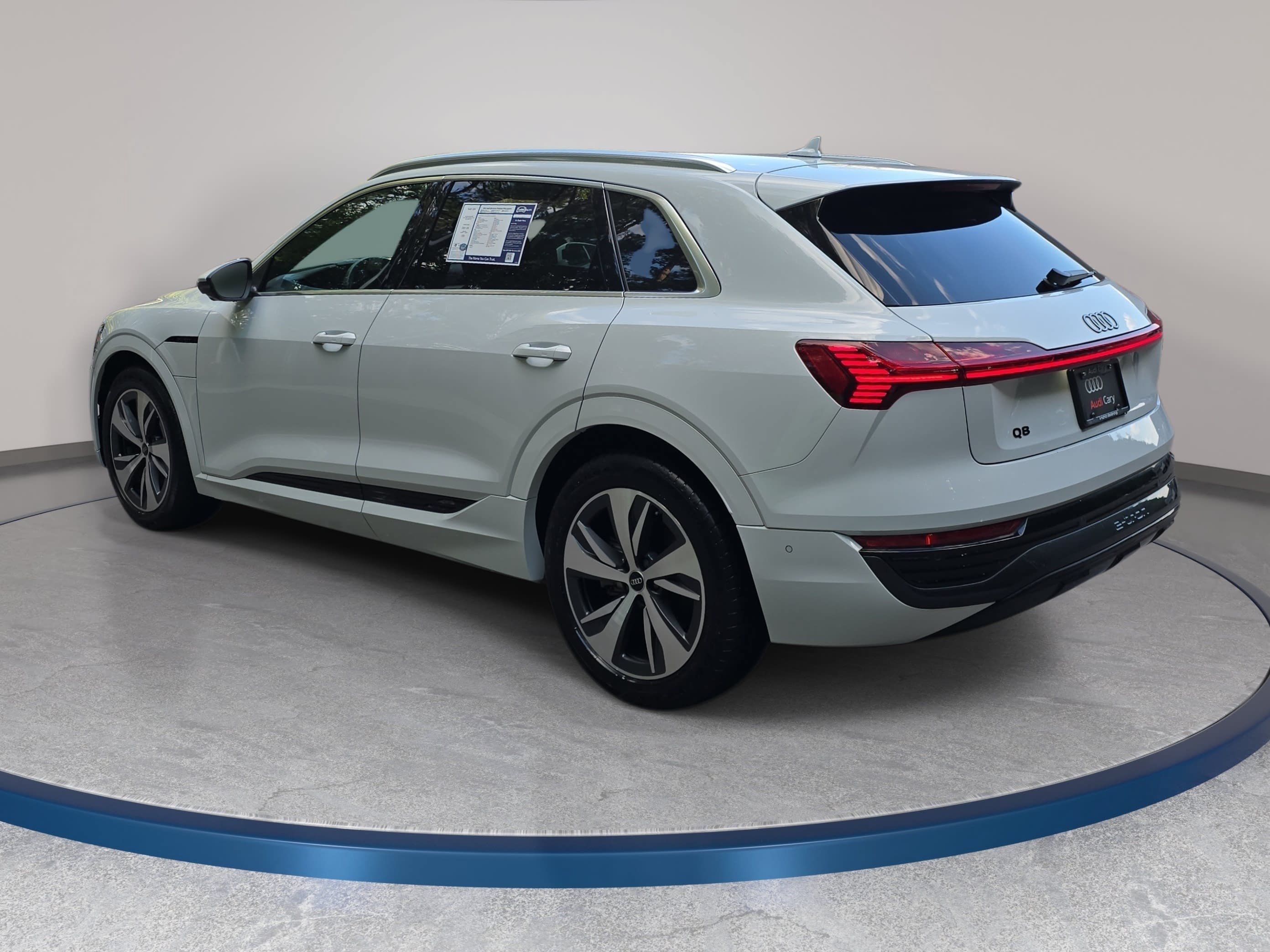 Used 2024 Audi Q8 e-tron Premium Plus w/ Premium Plus Package AWD/4WD image 7