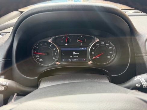 Used 2024 GMC Terrain SLT image 18