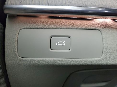 Certified 2024 Volvo XC90 B6 Ultimate w/ Protection Package Premier AWD/4WD image 36