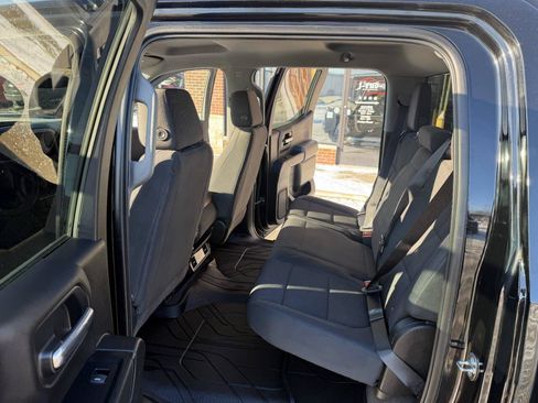 Used 2019 Chevrolet Silverado 1500 Custom Trail Boss image 22