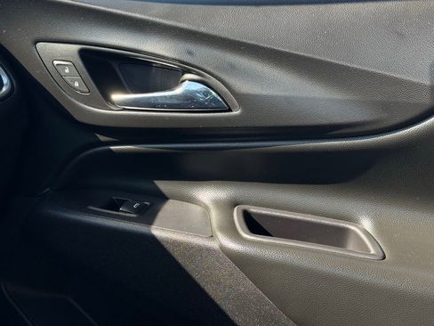 Used 2019 Chevrolet Equinox LT FWD image 38