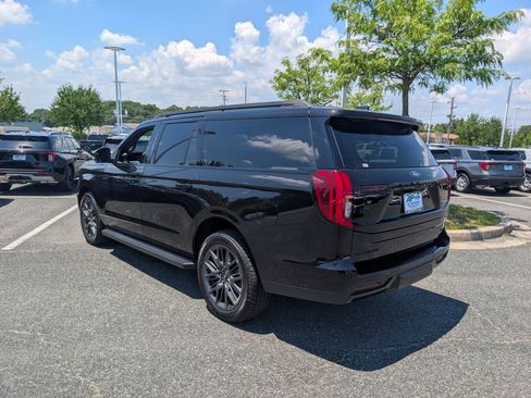 New 2026 Ford Expedition Max Platinum w/ Stealth Appearance Package AWD/4WD image 3