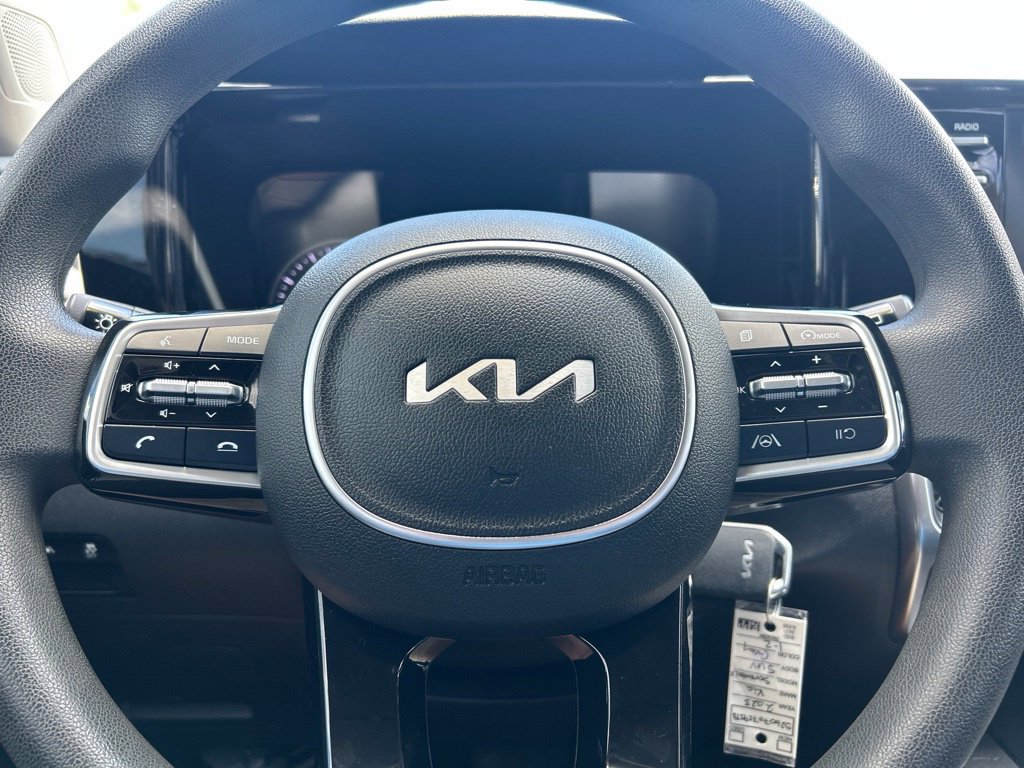 Used 2023 Kia Sorento LX FWD image 22