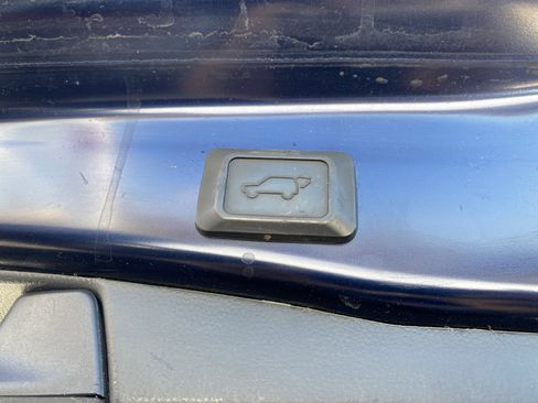 Used 2023 Toyota RAV4 XLE w/ Convenience Package image 25