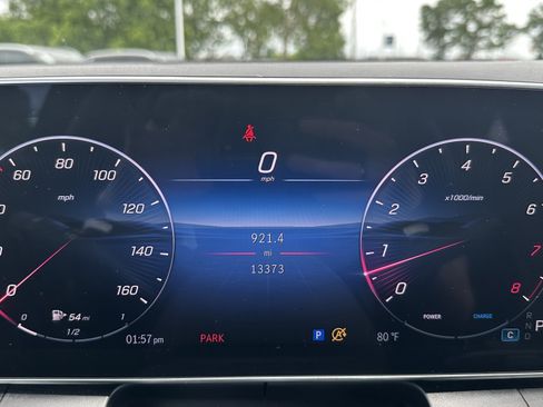 Used 2025 Mercedes-Benz GLC 300 4MATIC image 22
