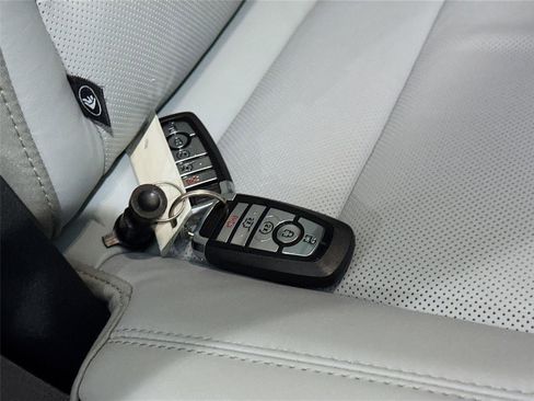 Used 2025 Ford Expedition Max Platinum w/ Platinum Ultimate Package AWD/4WD image 26