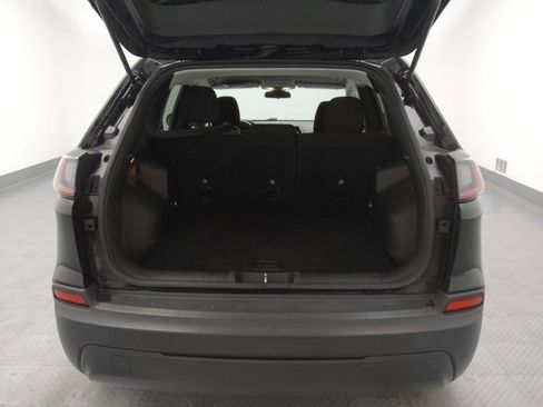 Used 2019 Jeep Cherokee Latitude w/ Popular Appearance Group FWD image 29