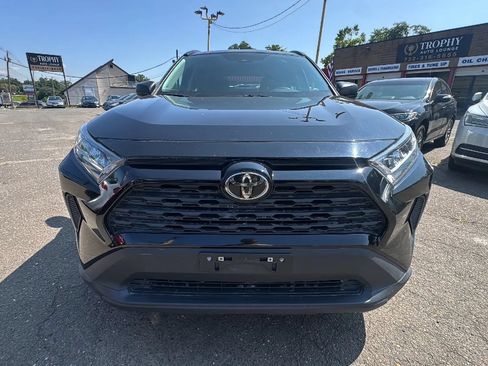 Used 2021 Toyota RAV4 LE FWD image 2
