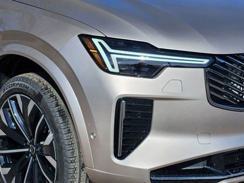 New 2026 Volvo XC90 T8 Plus w/ Protection Package Premier image 27