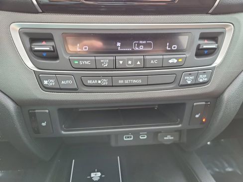 Certified 2025 Honda Ridgeline RTL image 36