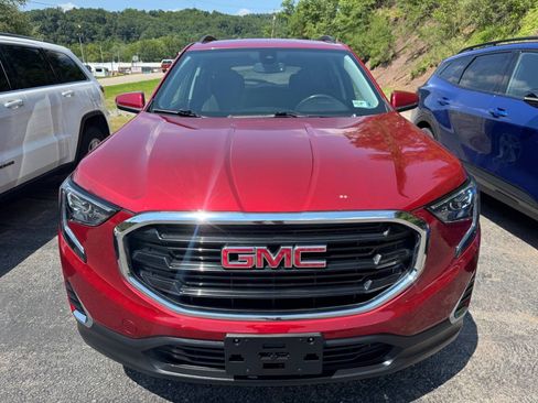 Used 2020 GMC Terrain SLE w/ Driver Convenience Package AWD/4WD image 2