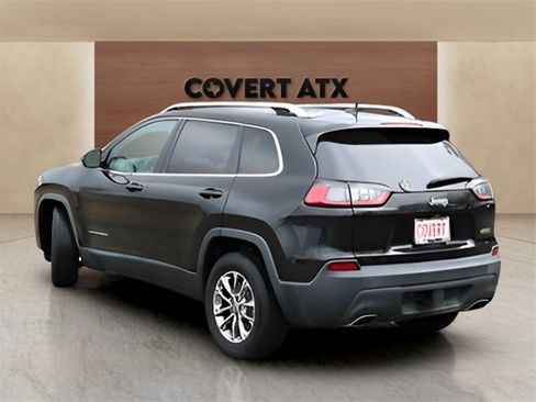 Used 2019 Jeep Cherokee Latitude Plus w/ Comfort/Convenience Group image 3