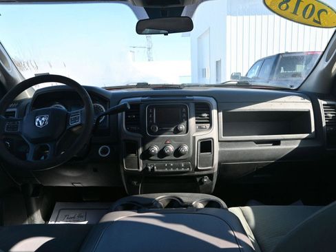 Used 2018 RAM 3500 Tradesman w/ Chrome Appearance Group image 12