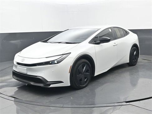 Used 2025 Toyota Prius LE image 21