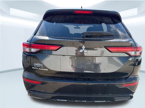 Used 2022 Mitsubishi Outlander SE image 18